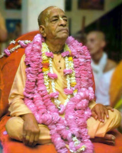 ES/Prabhupada 0388 - Significado del Mantra Hare Krishna como se explica en  la portada del disco - Vanipedia